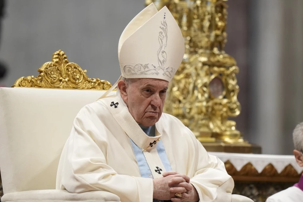 PAPA FRANJA SE POŽALIO NAKON AUDIJENCIJE: Vatikanski poglavar hitno prebačen u bolnicu