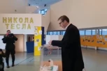 VUČIĆ GLASAO NA REFERENDUMU! Predsednik ispunio svoje građansko pravo, a evo šta je poručio Albancima! (VIDEO)