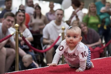 NAJSLAĐA TRKA U GRADU! Bebi puzijada i Školica za trudnice i tate u Beogradu