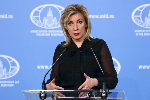 ZAPADNE ZEMLJE PLANIRAJU DESTABILIZACIJU SRBIJE, POKUŠAĆE "OBOJENU REVOLUCIJU"! Marija Zaharova se hitno oglasila - upozorila Beograd!