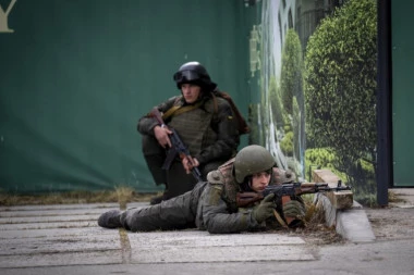 PRASETINOM PROTIV ČEČENA? Ukrajinski vojnici umaču metke u svinjsku mast - Putin zbog njih pokrenuo rat (VIDEO)