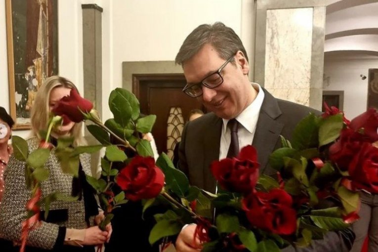 PREDSEDNIK VUČIĆ ČESTITAO DAN ŽENA! Dame u Predsedništvu nasmejao porukom: Ja, kao i svaki muški šeprtlja....