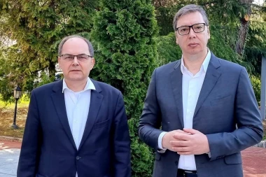 VUČIĆ SE SASTAO SA KRISTIJANOM ŠMITOM! Još jedan od bitnih sastanaka u Pragu!