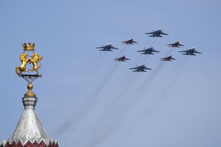 PROVOKACIJA NA NEBU IZNAD MOSKVE! Putin povukao potez koji je malo ko očekivao! (FOTO, VIDEO)