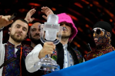 PRODALI TROFEJ DA KUPE DRONOVE: Pobednici evrovizije postavili na aukciji priznanje - cena 900.000 dolara