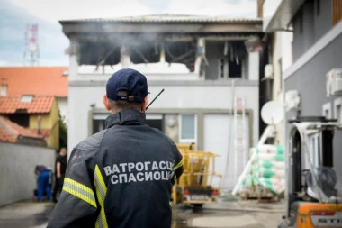 STRAŠNA NESREĆA! Nepokretni čovek stradao u požaru u Blacu! NJEGOVA MAJKA EVAKUISANA