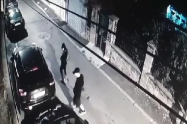 UCENJIVALI UKRAJINCA U BEOGRADU! Skandal na AUTOKOMANDI, policija reagovala! Ukoliko prepoznajete ljude na snimku, obavezno ih PRIJAVITE MUP-u (VIDEO)