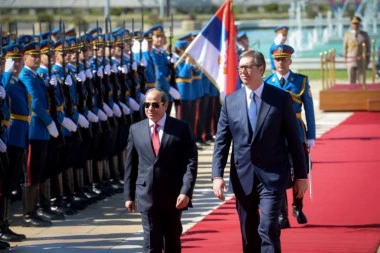 PRVA POSETA SRPSKOG PREDSEDNIKA EGIPTU POSLE SKORO 15 GODINA! Vučić danas u Kairu sa sa egipatskim predsednikom El Sisijem!