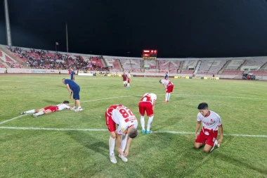 TUGA I SUZE... Fudbaleri Radničkog teško podneli ispadanje od Gzire u Nišu (FOTO GALERIJA)