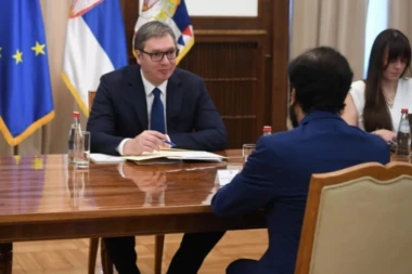 VUČIĆ SE SASTAO SA AMBASADOROM KATARA: Uputio sam poziv šeiku Al Taniju da poseti Srbiju! (FOTO)