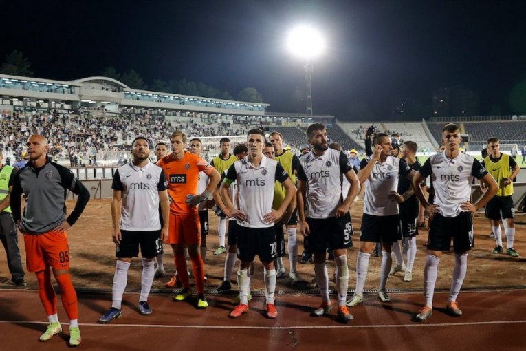 PARTIZAN TONE SVE DUBLJE! Katastrofa za crno-bele!