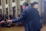 EVO, IMAM OVDE JEDAN PRIMERAK ZA VAS! Predsednik odbrusio novinarski N1: Mi se Ustava striktno držimo! (VIDEO)