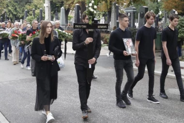 Sahrana velikana! Poslednji pozdrav legendarnom Milutinu Šoškiću! (FOTO GALERIJA)