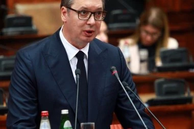 PREDSEDNIK VUČIĆ NA METI "RAFALNE PALJBE"?! I sve to zbog Rusije?!