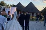 BOJANA I MIRKO REKLI DA I PRED MATIČAREM! Obavljeno i GRAĐANSKO VENČANJE, sve je spremno za GALA SLAVLJE! (FOTO, VIDEO)