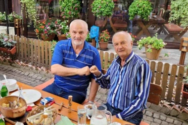 SUSRET LEGENDI: Luka Parlov i Velizar Đerić zajedno na Kalemegdanu! (FOTO)