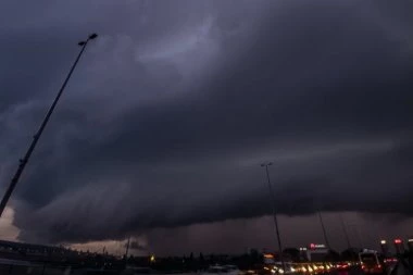 OPASNO NEVREME TUTNJI KA HRVATSKOJ! I SRBIJA NA UDARU! Izdata HITNA upozorenja, uslediće POTOP velikih razmera! (VIDEO)