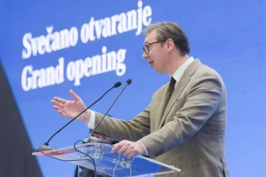 VUČIĆ UZVRATIO HRVATIMA:  Kukaju i plaču što je neko pomenuo fašiste, a nazivaju me Hitlerom i crtaju mi brčiće!