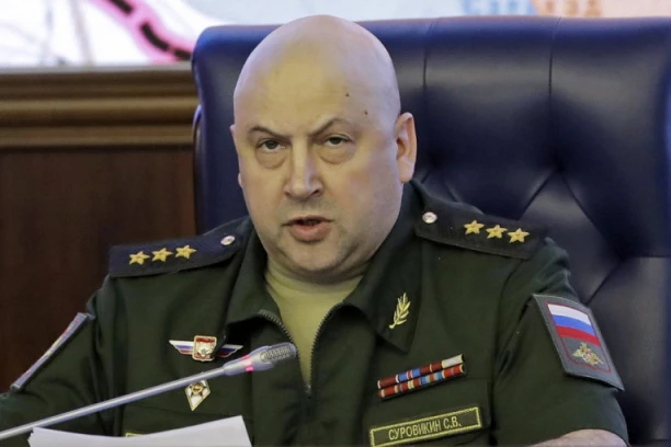 GENERAL "ARMAGEDON" ISPLIVAO IZ ILEGALE: Sergej Surovikin se ponovo pojavio u javnosti, izbegli da ga pomenu u objavi (FOTO)