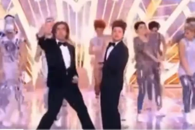 SADA KRVNI NEPRIJATELJI, A NEKADA NOVU GODINU ČEKALI ZAJEDNO! Pogledajte ludi ples VOLODIMIRA ZELENSKOG pred očima glavnog Putinovog propagandiste (VIDEO)