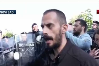 UNIŠTAVAO ZASTAVU, SAD POKUŠAVA DA SPREČI RAZVOJ SRBIJE! Brajan Brković uhapšen na protestu u Šondrošu! (VIDEO)