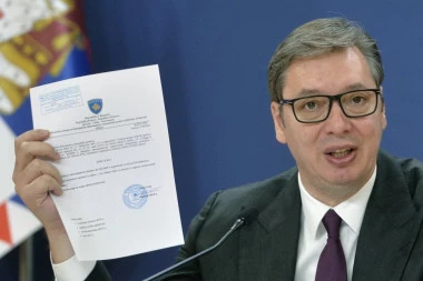 (FOTO, VIDEO) NEMA PREDAJE! KM OSTAJE! Vučić nakon Saveta za nacionalnu bezbednost: Nećemo ostaviti na cedilu Srbe na KiM!