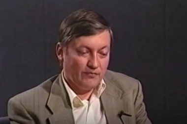 ŠOKANTNA VEST IZ MOSKVE: Anatolij Karpov teško povređen!