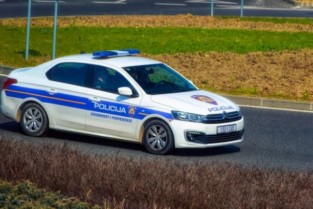 MUŠKARAC PRETIO DA ĆE RAZNETI KUĆU PLINSKOM BOCOM: Drama u Makarskoj!