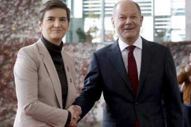 ANA BRNABIĆ STIGLA NA SAMIT U BERLIN: Dočekao je Olaf Šolc