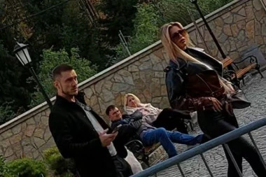 IVANA BOOM SA NOVIM DEČKOM U MANASTIRU? Bivša Uraganka uhvaćenama u Tumanama sa nepoznatim muškarcem! (FOTO)