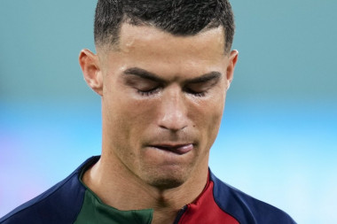ŠOKANTNE TVRDNJE! Ronaldo je u Kataru bio ŽRTVA POLITIČKE ZABRANE? Podržao NEZAVISNOST, pa zakucan za klupu!