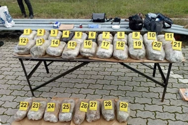 PRETRESLI MU KAMION I ŠOKIRALI SE: Pokušao da unese u Srbiju više od 30 kilograma droge (FOTO)