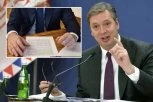 VUČIĆ POKAZAO NAJZNAČAJNIJI DOKUMENT DO SADA, PA SE OBRATIO ZAPADNIM PARTNERIMA: Koji od ovih dokumenata želite da poštujete? (VIDEO)