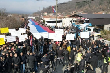 ZAŠTO ZA NAS NEMA MIRA I SLOBODE? Ovo su transparenti koje su Srbi razvili u Rudaru!