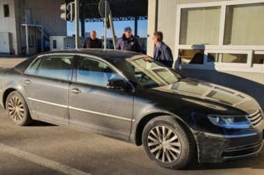 PATRIJARHU PORFIRIJU ZABRANJEN ULAZ NA KOSOVO I METOHIJU! Kosovska policija ga vratila sa Merdara! (FOTO, VIDEO)