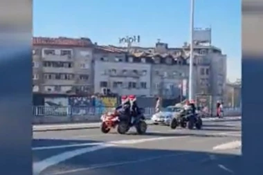 LEPA SLIKA BEOGRADA, BAJKERI PONOVO U AKCIJI: Spremili paketiće i kostime pa krenuli da obraduju mališane! (VIDEO)