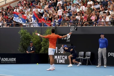 NOVAK POLAKO OTVARA ŠAMPANJAC: Sjajna stvar za Đokovića u Australiji