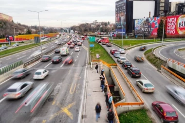 JOŠ JEDAN SNIMAK VOŽNJE U KONTRA SMERU: Jezivo na srpskim putevima (VIDEO)