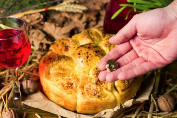 ŠTA SE STAVLJA U ČESNICU I KAD SE ONA PRAVI: Okreće se kao slavski kolač i lomi na onoliko delova koliko je ukućana