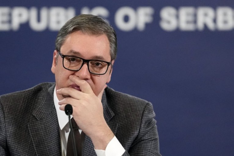 DOTAKLI SU ONO FINALNO DNO! I dalje udarci po porodici Vučić?! (FOTO)