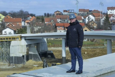 GORAN VESIĆ: Puštanje saobraćaja na novoj deonici Moravskog koridora do 20 časova