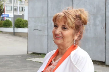 MAMA DŽEHVA ZAMEŠALA ZADNJICOM: U visokim platformama zaigrala, pa ZAPALILA društvene mreže! (VIDEO)