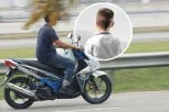 ŠOK SCENA U CENTRU BEOGRADA! Čovek vozi dete na motoru bez kacige: OKREĆE SE NASRED ULICE DOK PROLAZE AUTOMOBILI I TRAMVAJI!