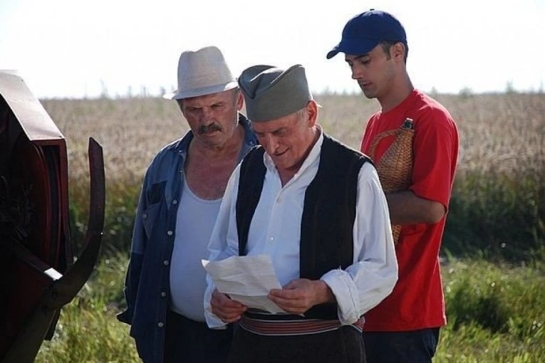 GLUMCI SE POTUKLI U POZORIŠTU, O OVOME SE I DALJE PRIČA! Glumac otkrio ISTINU o Tanasiju Uzunoviću: "Niko ne voli ISKRENE ljude!"