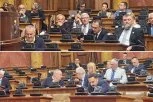 DEŽURNI CIRKUZANT, LAŽNI LEVIČAR PREUZEO LAŽNE DESNIČARE: Svaka stolica je dobra samo da je naspram Vučića!