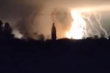 UŽASAVAJUĆI SNIMAK IZ PAVLOGRADA: Eksplozija pa udarni talas, a onda serija detonacija! (VIDEO)