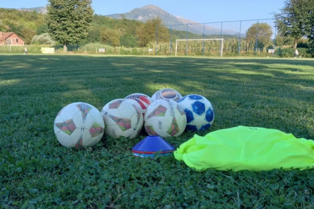 BOMBA RANĐELOVIĆA: Pogodak koji se retko viđa na niželigaškim terenima!