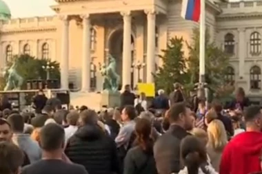 HEJTERI NA PROTESTU SKANDIRALI: Spremni smo da blokiramo celu Srbiju! Još jedan SKANDALOZAN potez opozicije (VIDEO)