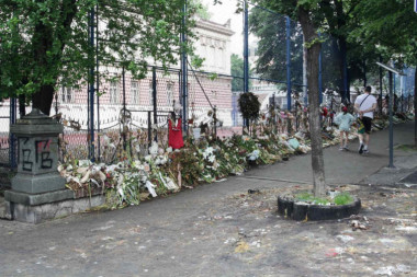 KREĆU RADOVI U RIBNIKARU Istekao rok za žalbe, počinje rekonstrukcija učionica, u planu i MEMORIJALNI CENTAR