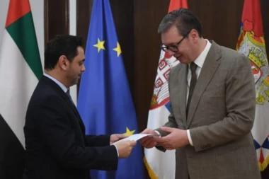 PREDSEDNIK SE SASTAO SA AL DAHERIJEM: Ambasador UAE uručio Vučiću poziv za samit COP28 (FOTO)